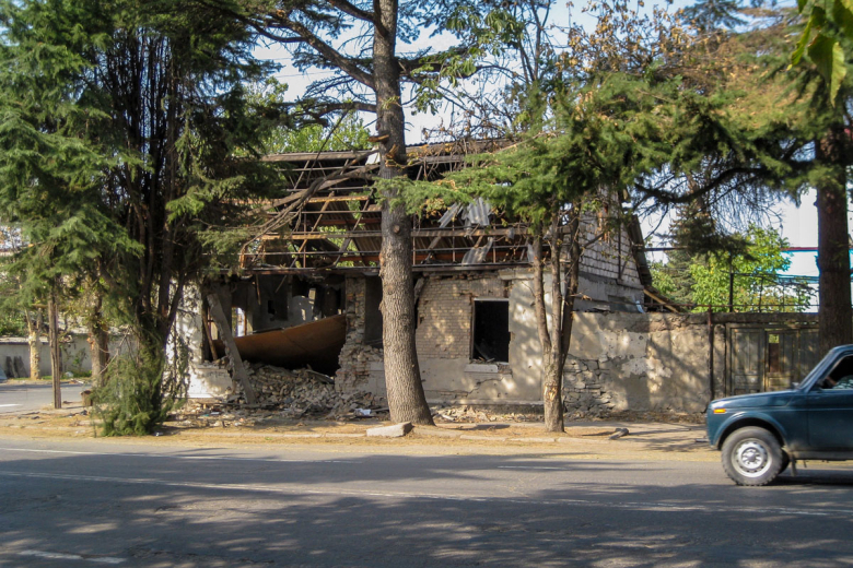 Последствия войны в Южной Осетии. Снимок приднестровской группы журналистов