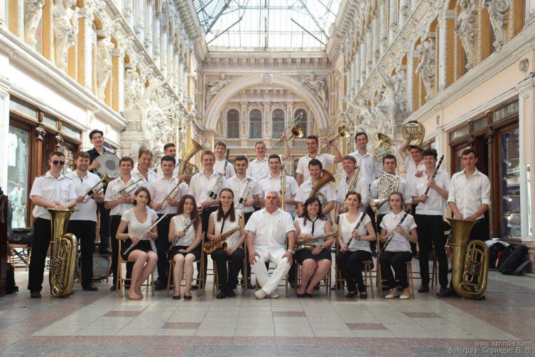 Оркестр Одесской академии музыки, Заслуженный артист Украины В. Лясота